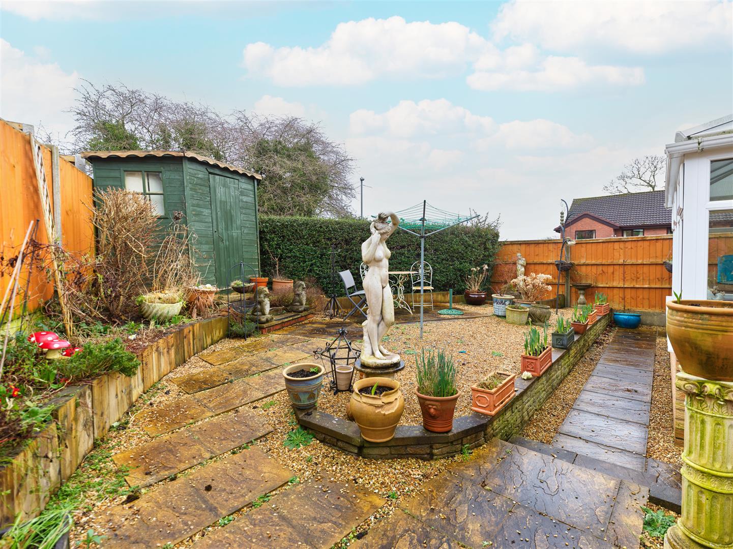 31, Jasmine Gardens, Oswestry, SY11 1UA Estate Agents & Auctioneers